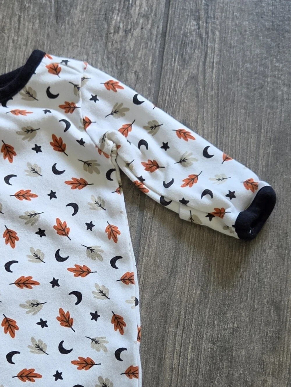 Zutano EUC 3 Months White/Black Leaf Print Footie Romper